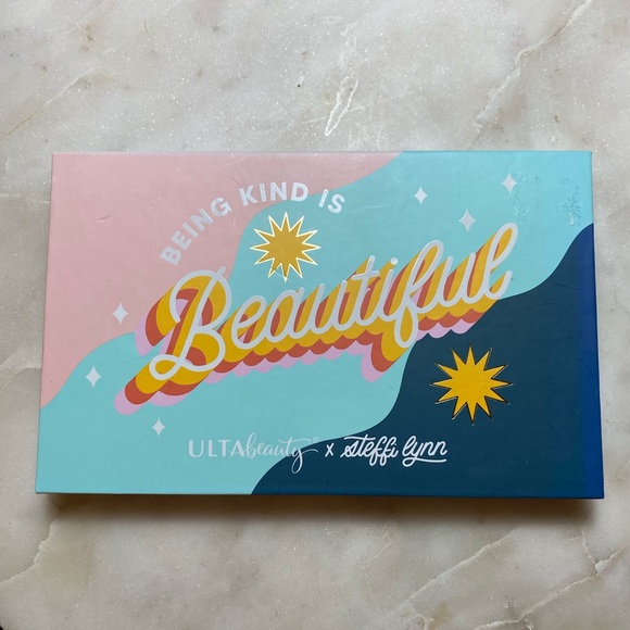 Ulta Beauty Collection X Steffi Lynn Eye Shadow Palette - Picture 2 of 3